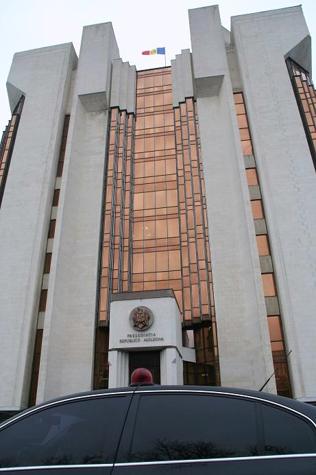 [presedintie+moldova+10.JPG]