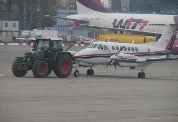 [Aeroportul+Baneasa.jpg]