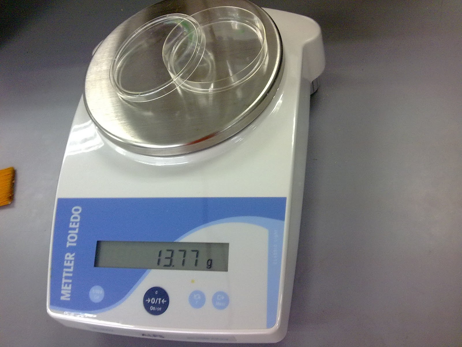 HARPACTIRINAE BIOTECHNOLOGY Petri Dish, Balances and tonic water