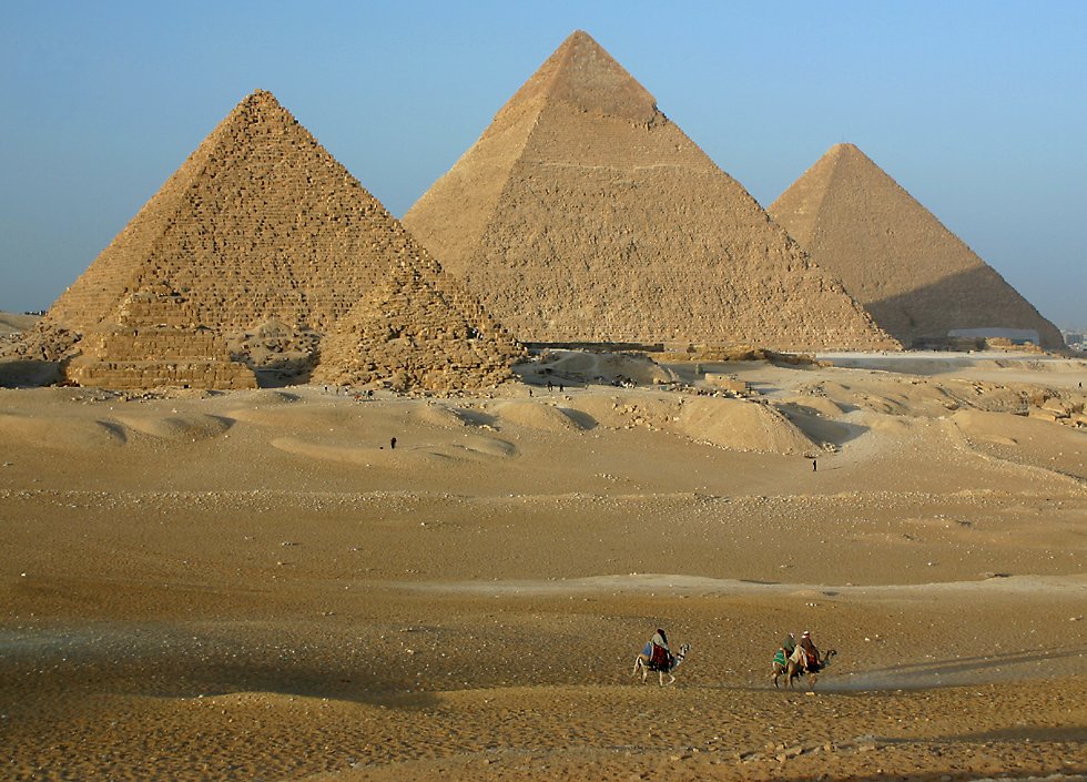 [maravillas+Giza+Pyramids.jpg]