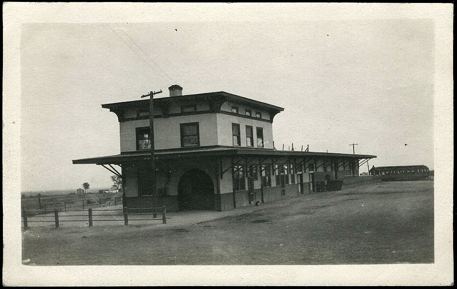 [RPPC+c+1908+Railroad+Depot+CANANEA+Mexico+RR+Postcard.jpg]