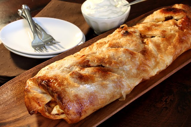 [Whole+Apple+Strudel.JPG]