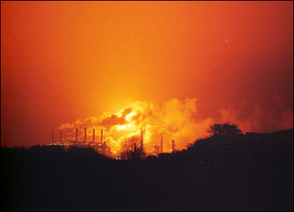 [chemical+plant+fire.jpg]