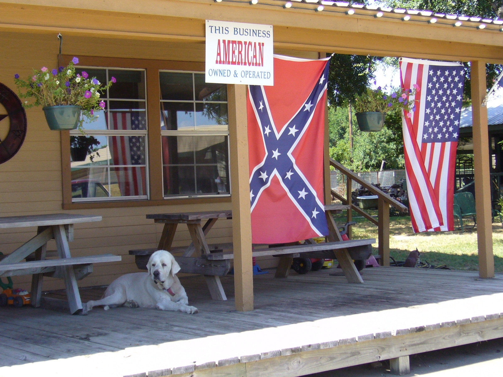 Edgecliff Casa: REDNECK CHRISTMAS