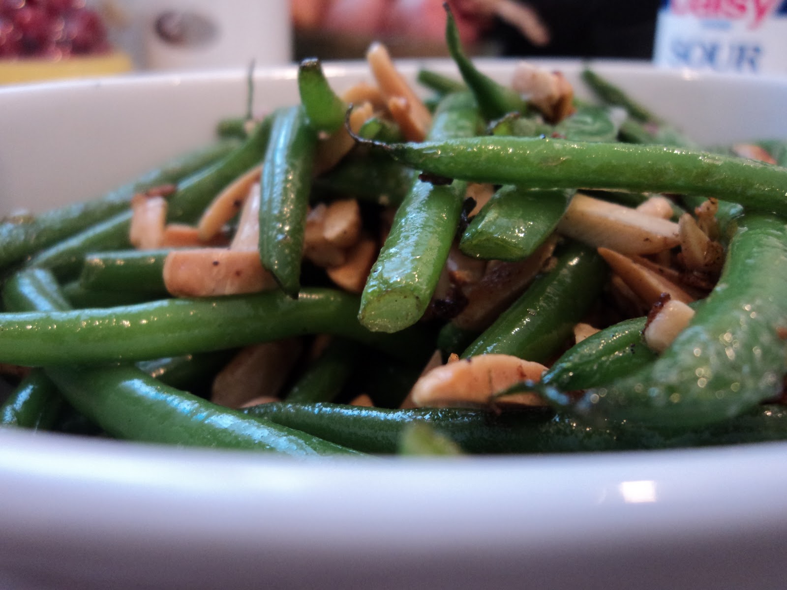 flavorfull Green Beans with Garlic and Almonds