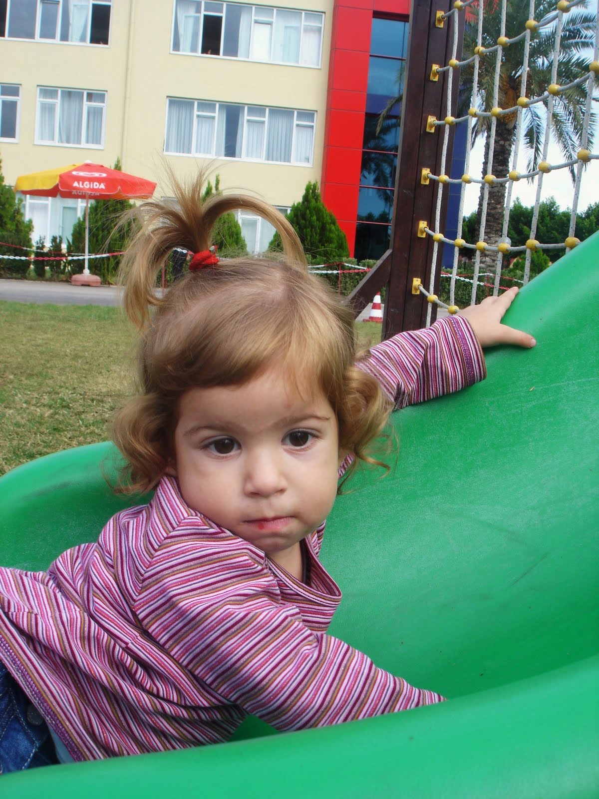 [ELA+DENİZ+EKİM+2009+215.jpg]