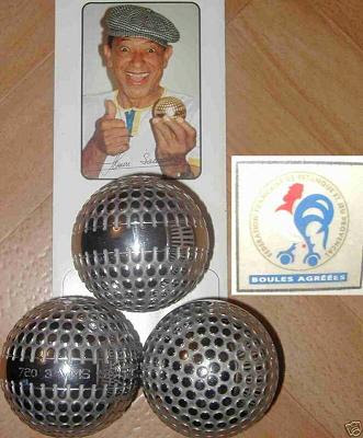 Petanca - Beau pin's en zamac , pétanque , boule lyonnaise , Cusset