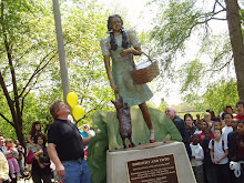 DOROTHY AT HOME IN CHICAGO'S OZ PARK