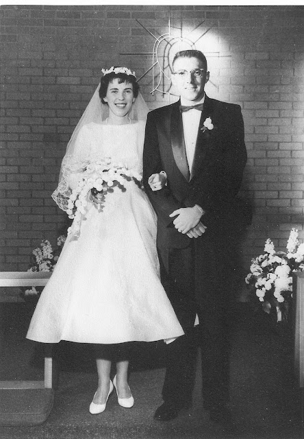 INSPIRACJE ŚLUBNE: moda na krótką sukienkę ślubną. lata 50' i 60'