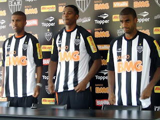 apresenta%C3%A7%C3%A3o+jogadors+2010 - Muita audi&ecirc;ncia para pouca not&iacute;cia