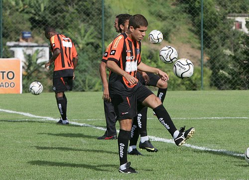 [EMBAIXADAS++(BRUNO+CANTINI).jpg]