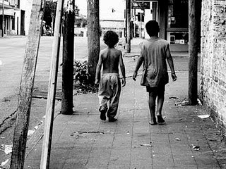 meninos+de+rua - Calçadas e becos - Sobrenome Atleticano