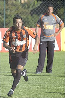 giovanni+chegando - Atl&eacute;tico x Vila Nova