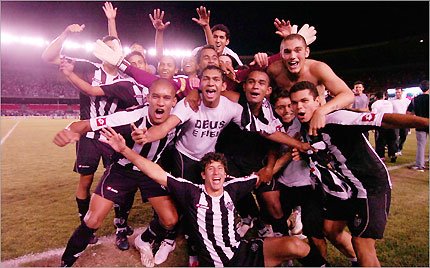 [galinho+campeão.jpg]