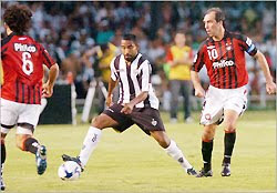 Atenção cardiologistas: Tem jogo do Galo. coelho+x+falsos - Atenção cardiologistas: Tem jogo do Galo.