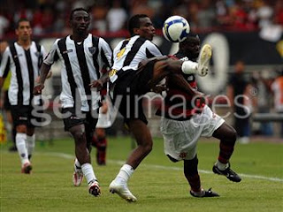 carat%C3%AA+flamerda - O Galo continua lindo