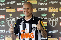 fernandinho+apresenta%C3%A7%C3%A3o - Corinthians 1&times;0 Atl&eacute;tico