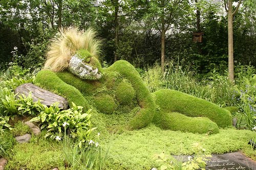 funny+woman+garden+sculpture+by+Crinklecrankle.com+at+flickr.jpg