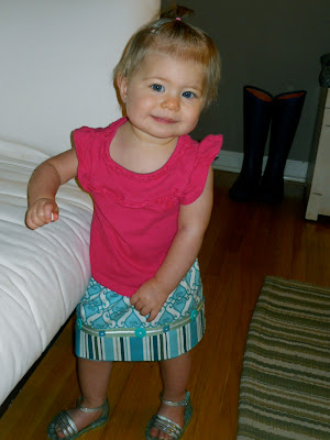 Sew Kansas: Cute as a Button Reversible Skirt