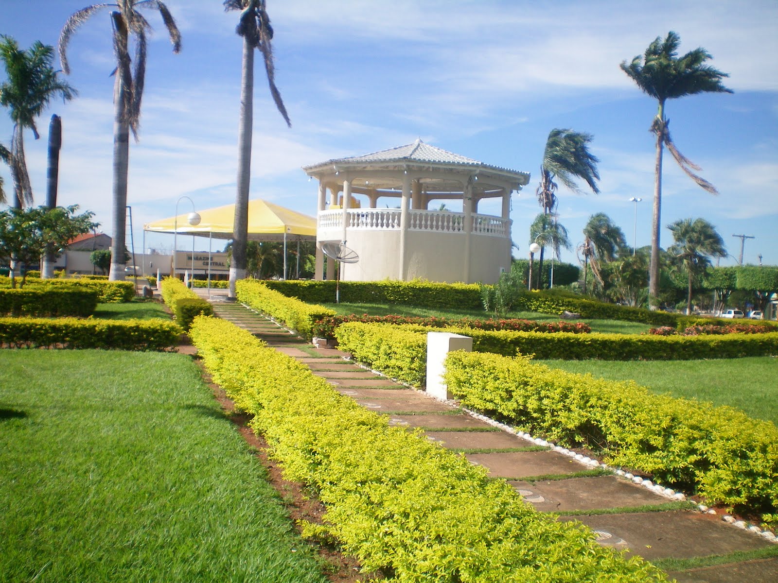 Mara Rora SECRETÁRIA DA AGRICULTURA DE MARA ROSA-GOIAS: PRAÇA MARA ROSA-GO