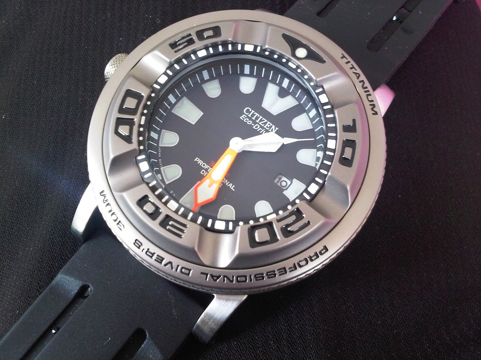 Koleksi Qistina Vintage Watches: CITIZEN ECOZILLA PROFESIONAL DIVER 300M TITANIUM