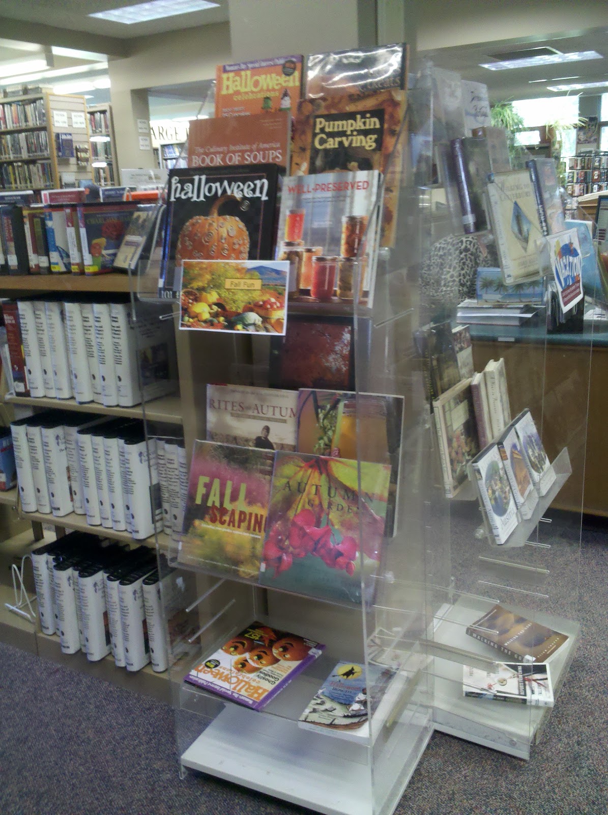 The Crafty Librarian: FALL IS HERE - AND WITH IT COMES HALLOWEEN