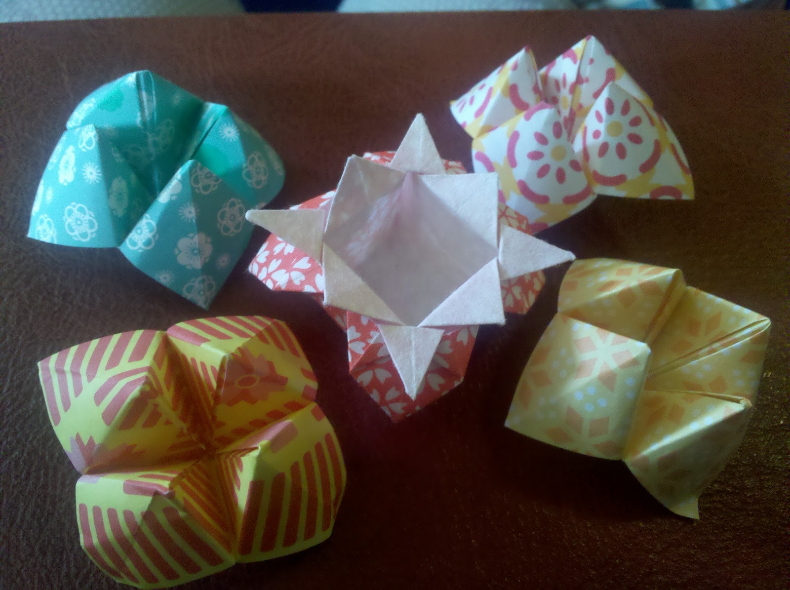 Wedding Hodgepodge: DIY: Origami Decor