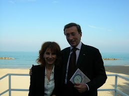 Il Presidente del Circolo Carla Mannetti con Gianfranco Fini