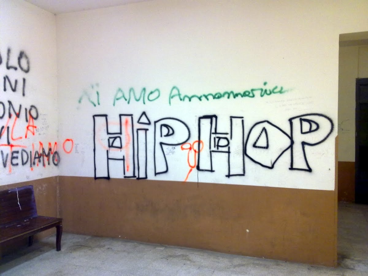 Caiazzo. Stazione ferroviaria nel degrado. E meno male che rappresenta