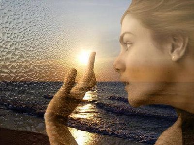 [mulher+na+vidra%C3%A7a+molhada.jpg]