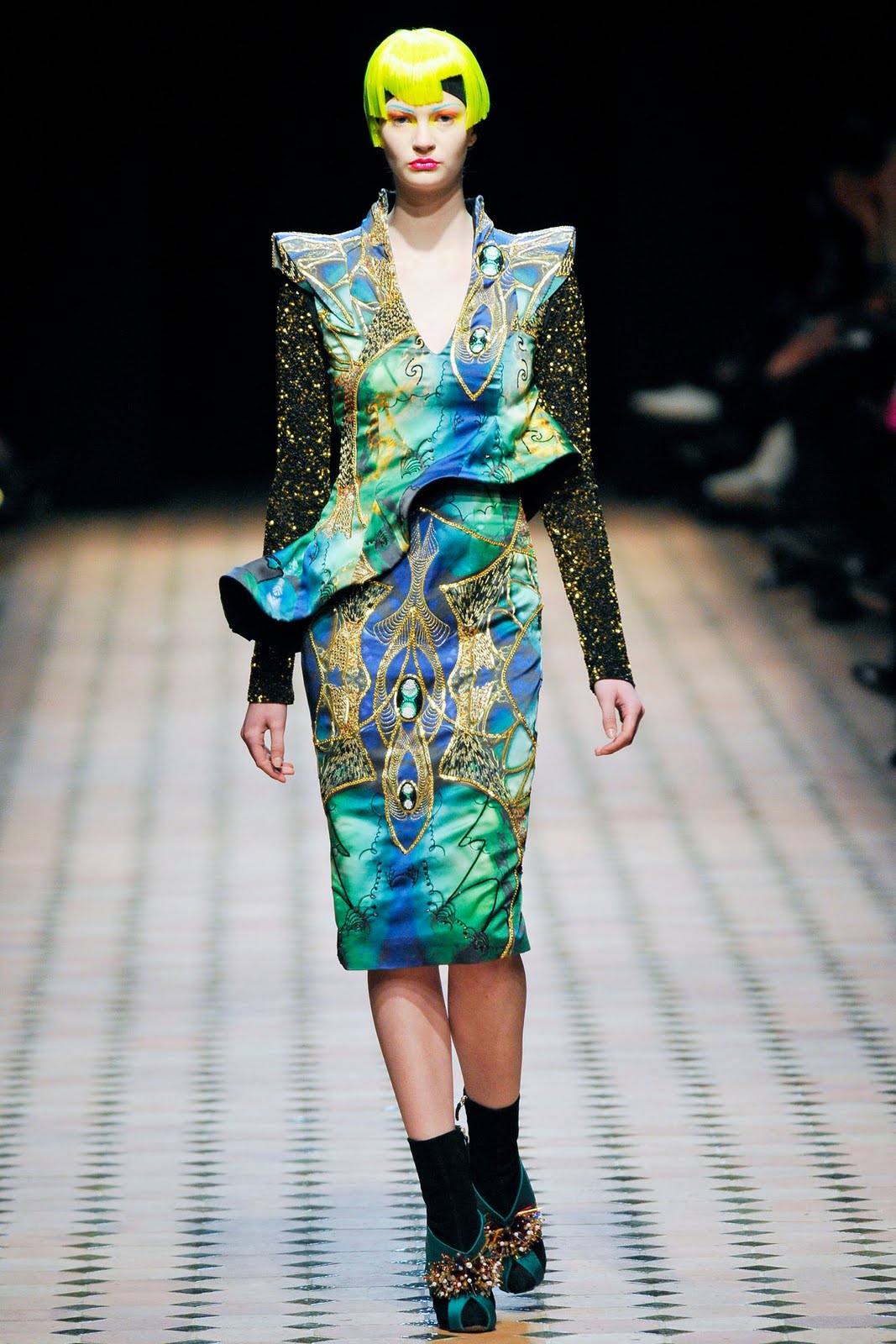 (Cirkumfleks) Magazine Fashion designer Manish Arora