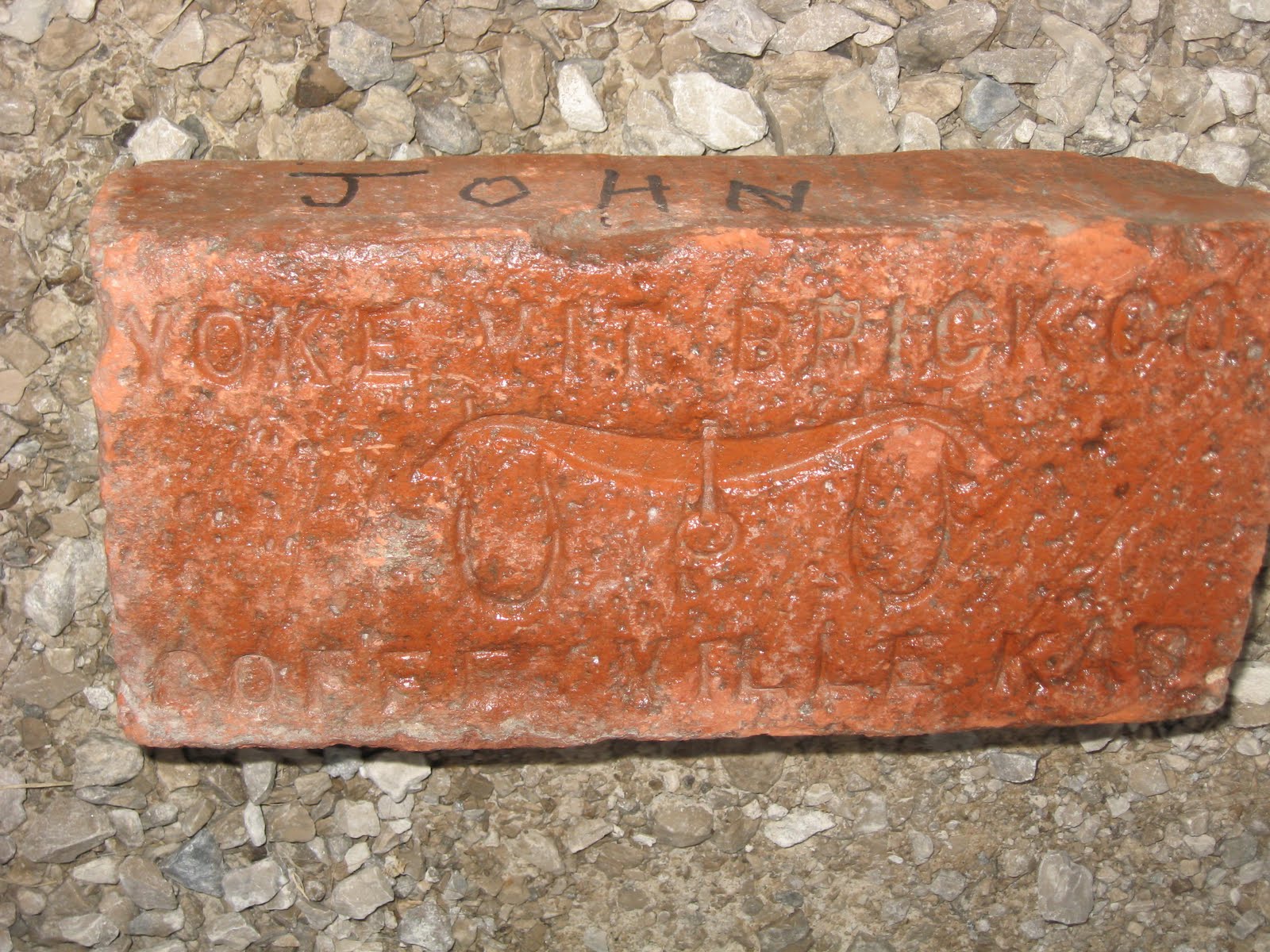 Kentucky Brick Man Yoke Vit. Brick Co. Coffeyville, Kansas