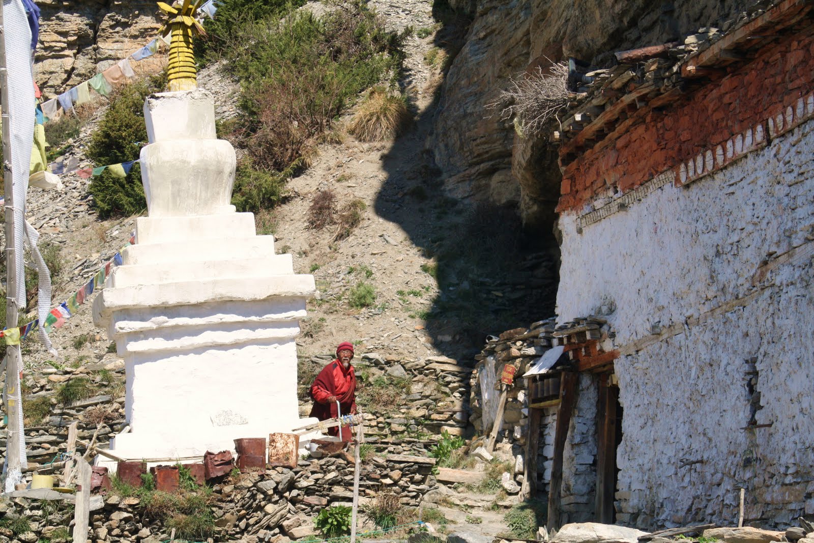 annapurna-circuit-the-praken-gompa-and-the-100-lama