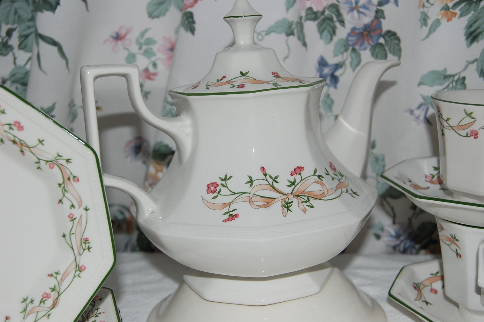 BarangUK Johnson Brothers Eternal Beau Tea Set (21 pieces) Posting 4