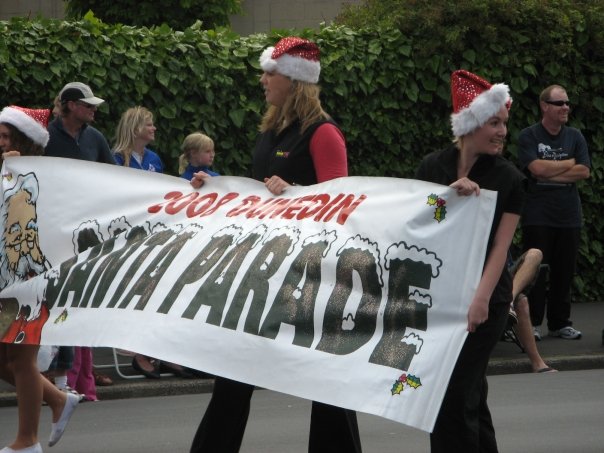 [santa+parade+dunny07.jpg]