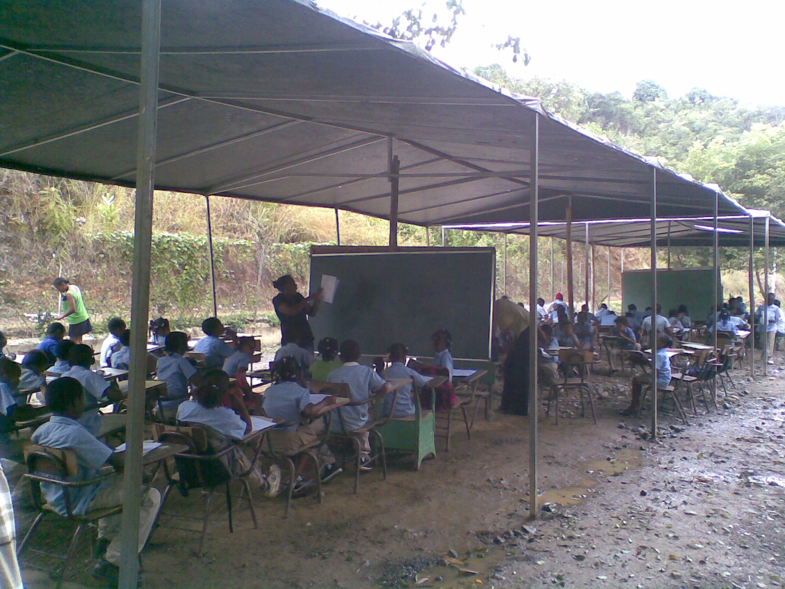 LAS COSAS DE CARLOS La educación en republica dominicana es sumamente