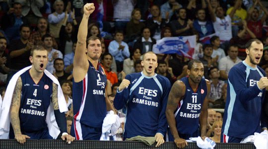 [29102009-efes-pilsen-bench.jpg]