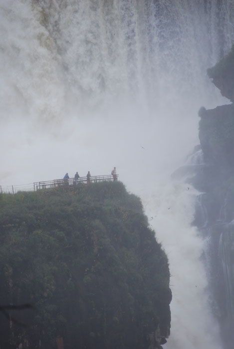 [Iguazuwaterfall.jpg]