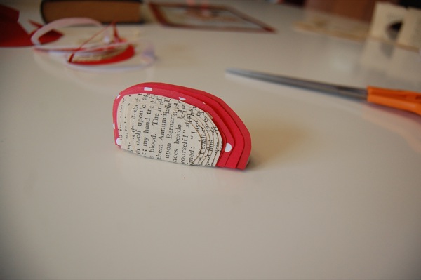 DIY book paper apple | make this fun paper craft with cool vintage book paper | NoBiggie.net