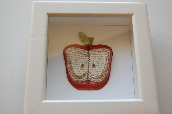 DIY book paper apple | make this fun paper craft with cool vintage book paper | NoBiggie.net