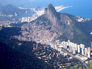rocinha-ipanema ao fundo