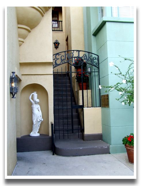 [Echo+Lake+Apts.jpg]