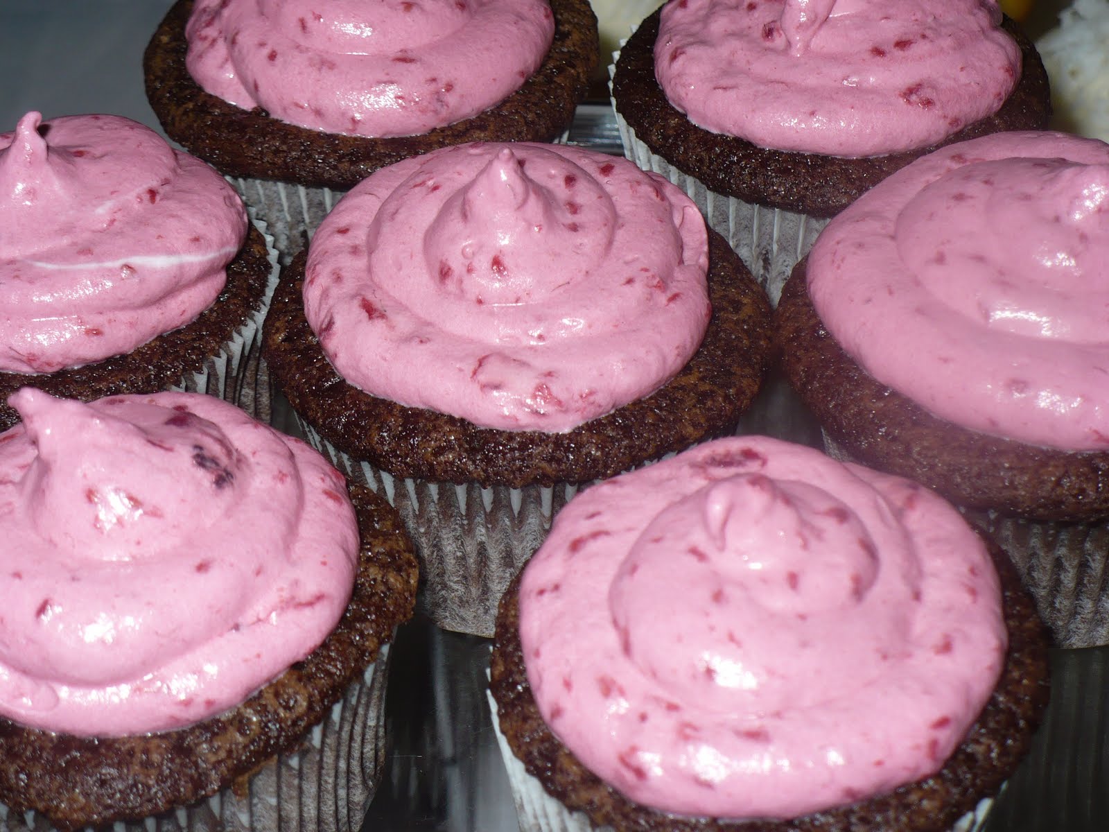 The Frosted Cupcake: Raspberry Cupcakes