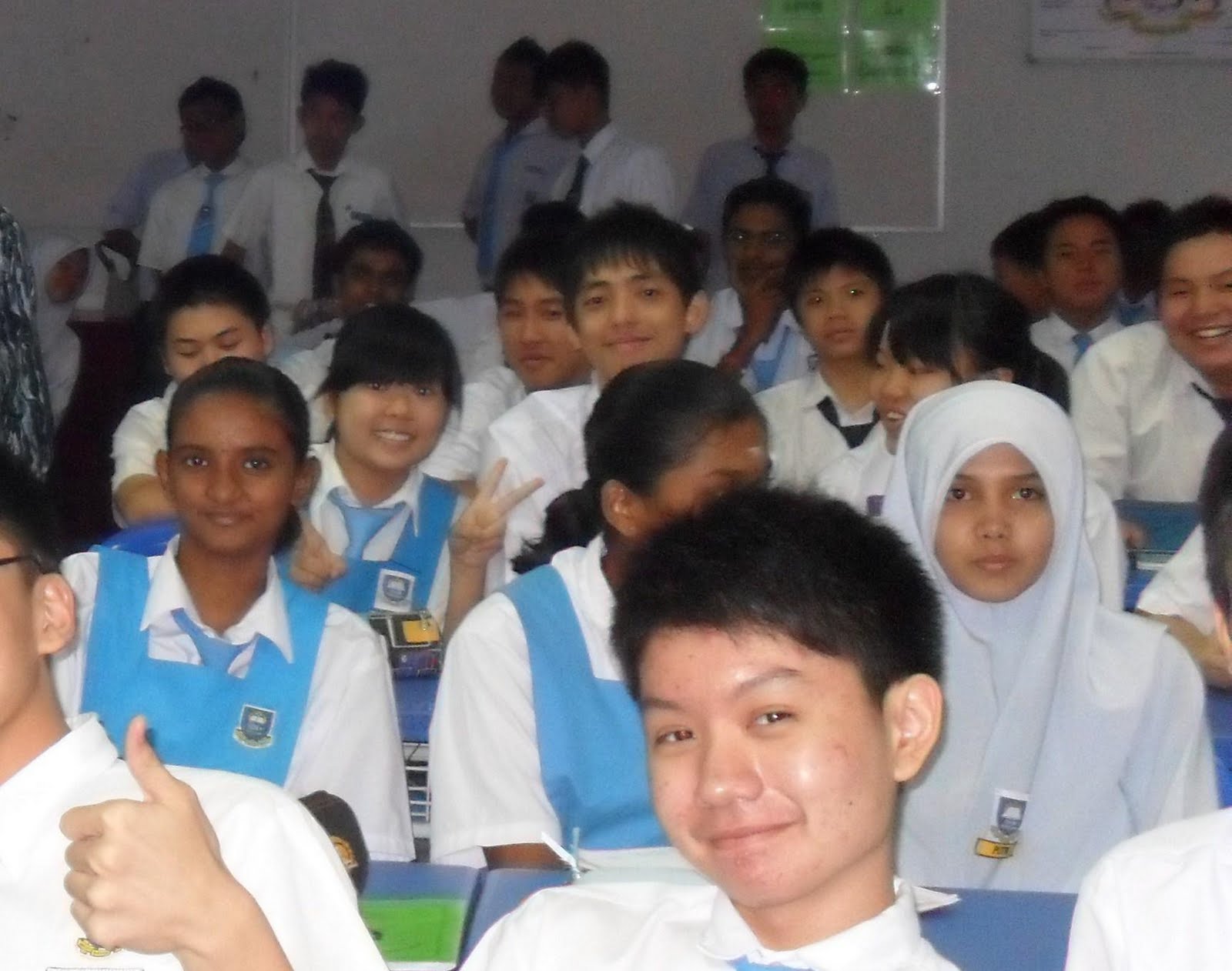 cikgu azhar: KONGSI AYAT DI BERCHAM (SYNTAX DISCOURSE AT SMK BERCHAM)