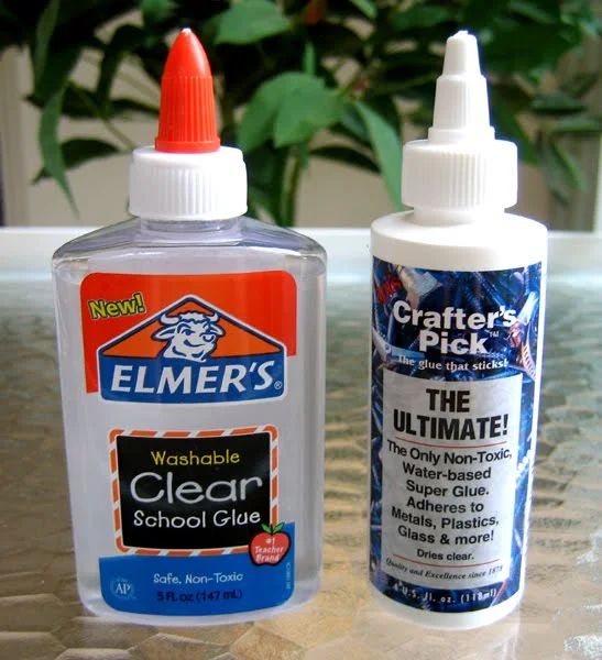 two glues used for quilling