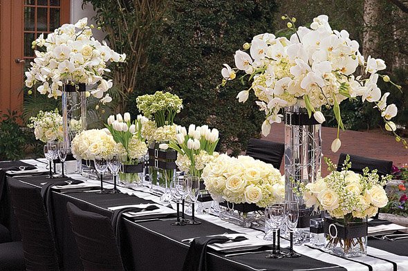 La Belle Mariee: Black & White Tablescapes