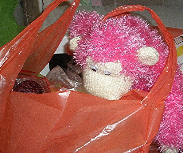 [Ellie+looking+for+chocolate.jpg]