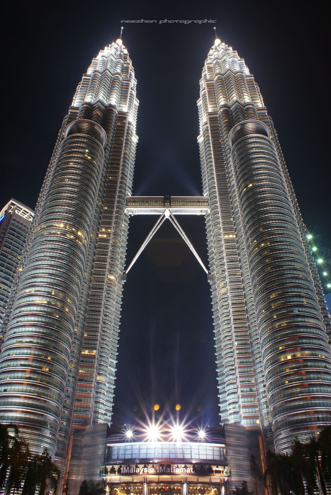 Gambar Menara Petronas KLCC Kuala Lumpur Neezhom 