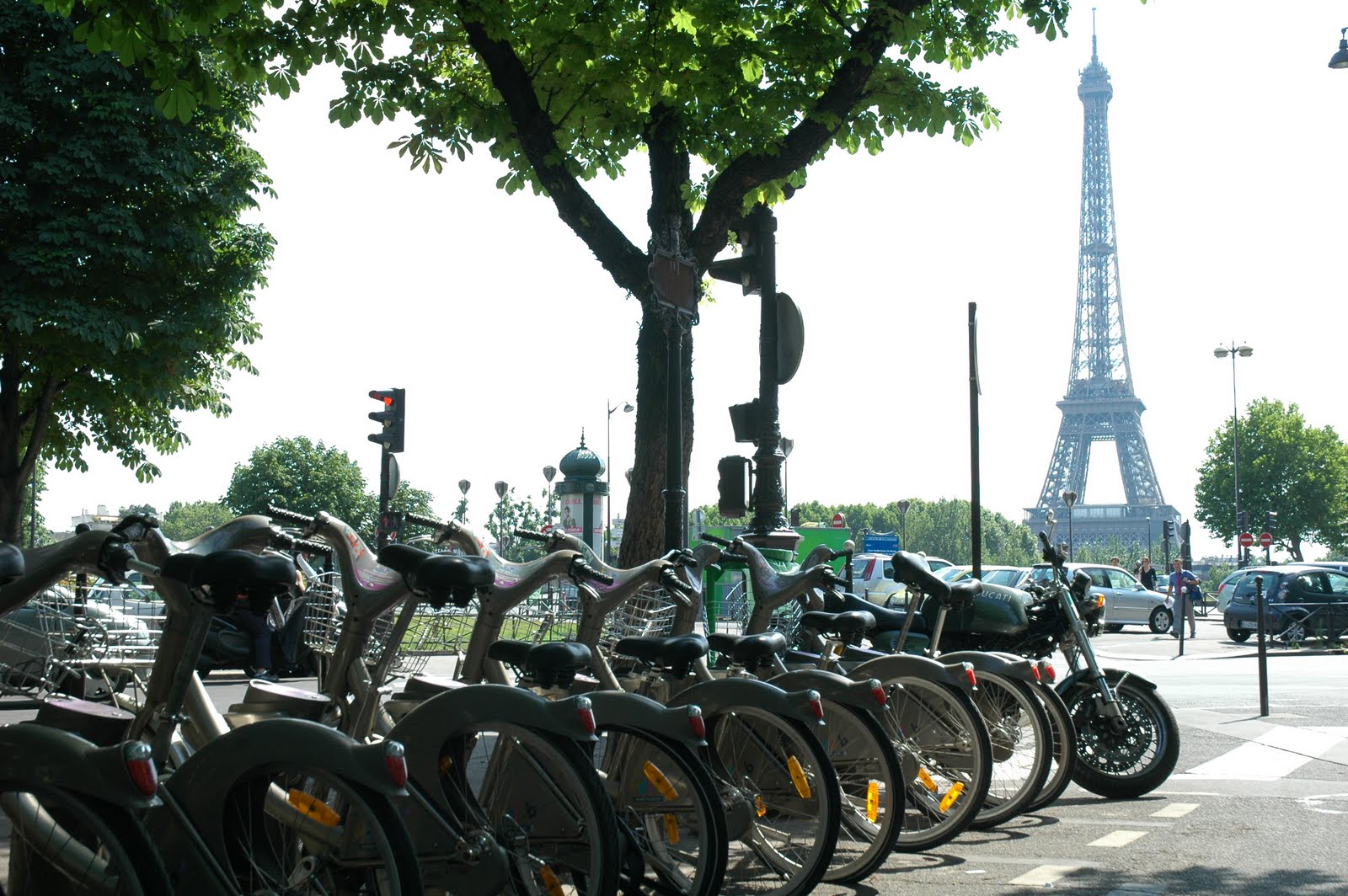 IMAGEFLEX Renting bycicles in Paris, France
