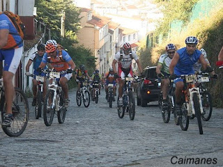Saliendo de Betanzos en una fuerte rampa